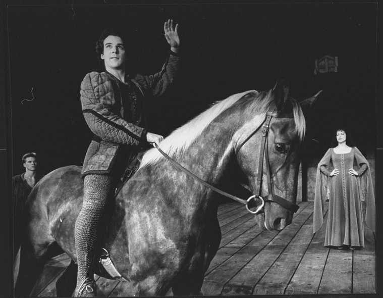 actor Mandy Patinkin on a horse on stage in Henry IV
